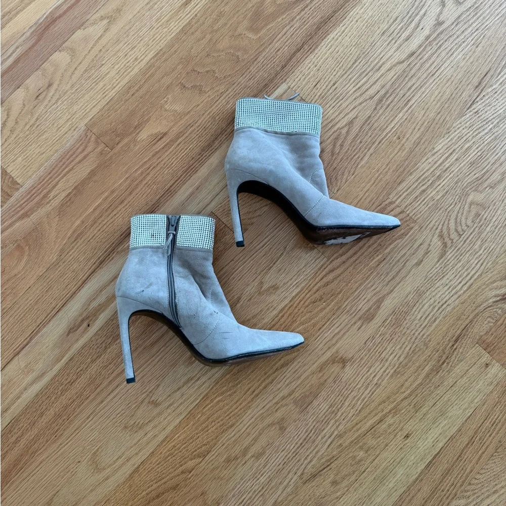 Stuart Weitzman  Highbeams Light Gray Suede crystal Ankle boots booties